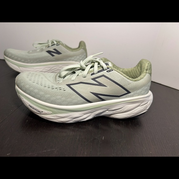 New Balance Light Green and White Sneakers - Picture 7 of 15